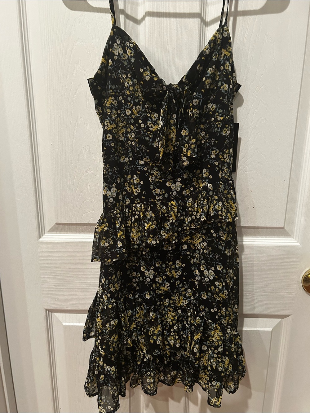 New Lulus size S Floral Tiered Spaghetti-Strap Dress in Black and Yellow